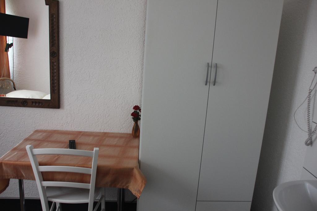 Airport-hotel Zum Taubengrund Hotel *