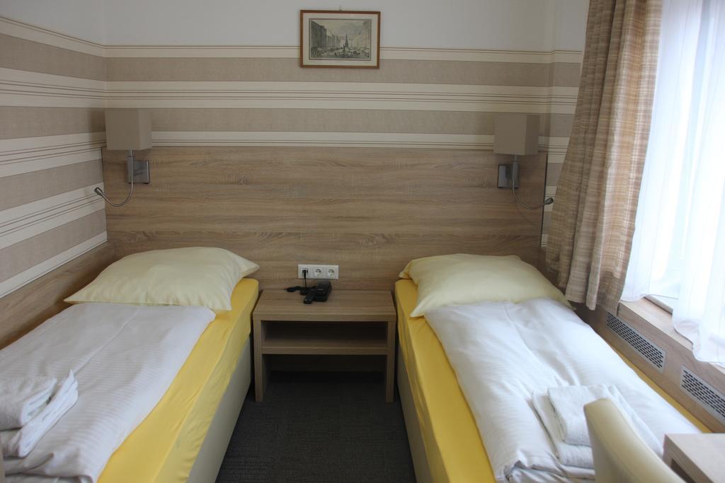 Airport-hotel Zum Taubengrund Hotel